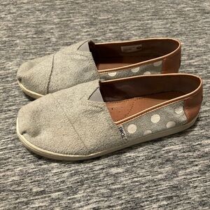 Toms Slip on size 6